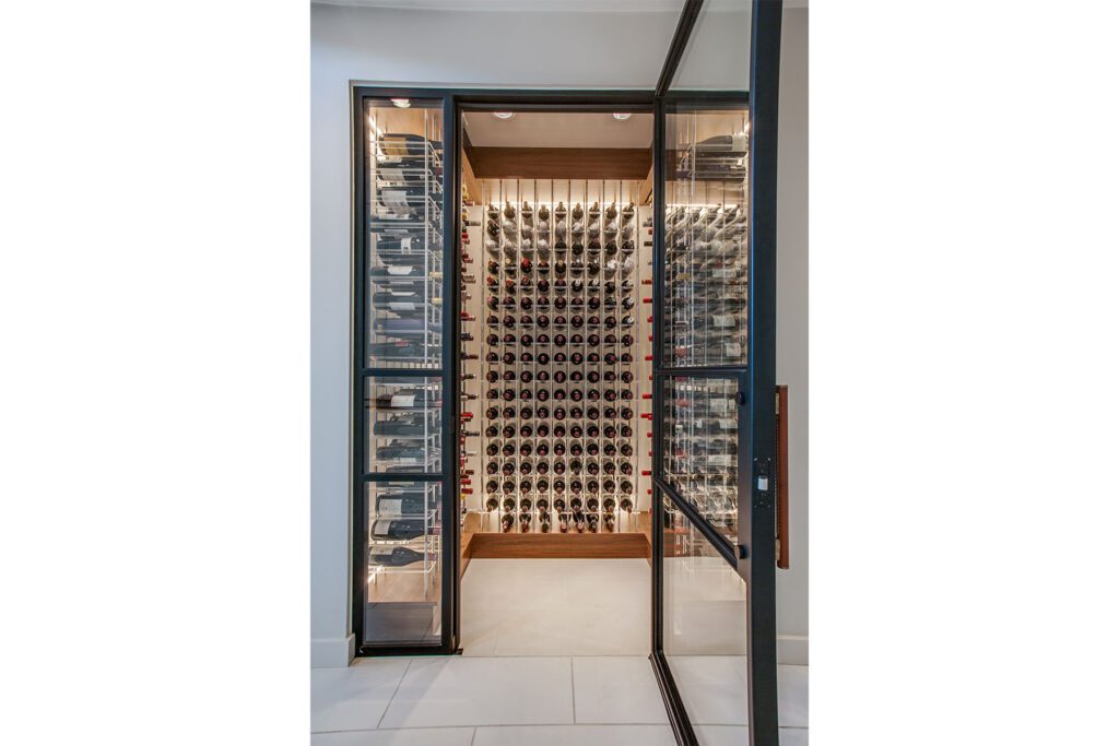 Vineyard Wine Cellars - Simply Elegant
