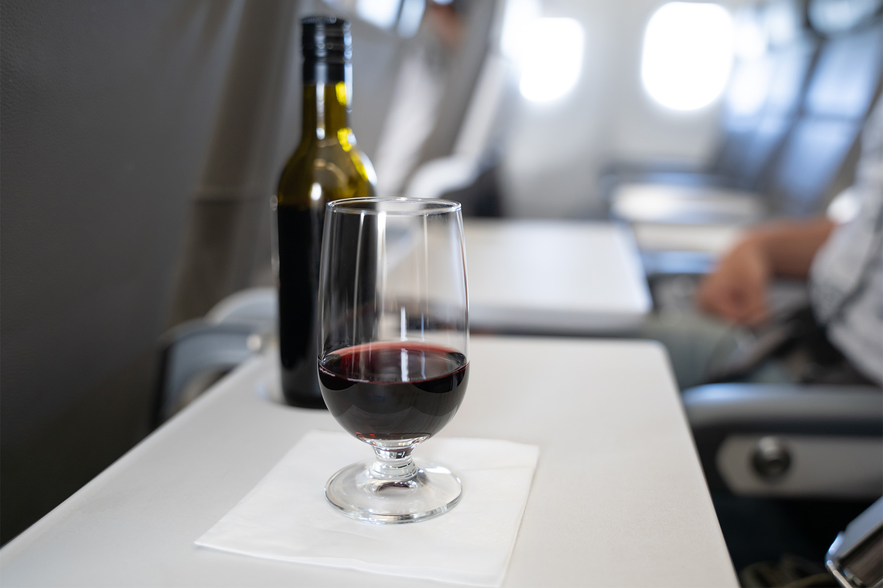 Why Does Wine Taste Better On A Plane? Wine Guardian